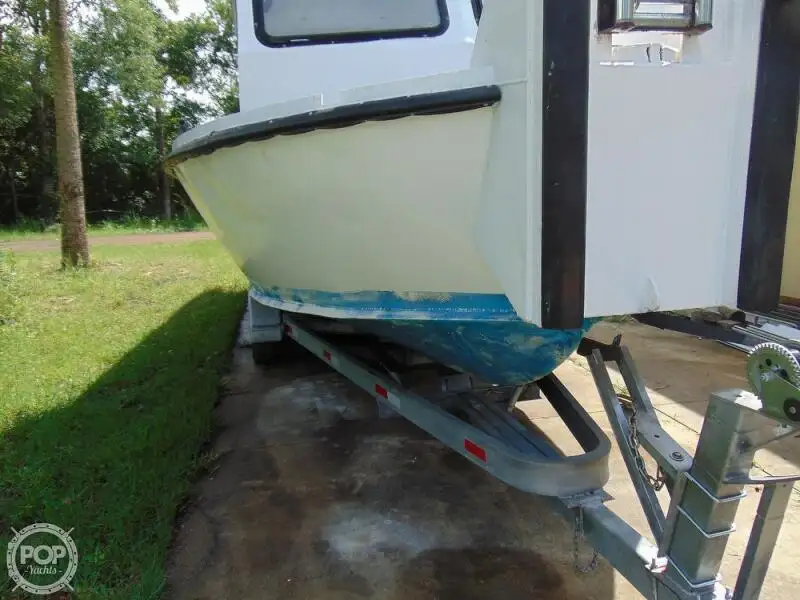 Kapal patroli untuk dijual