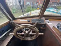 Kapal feri dijual