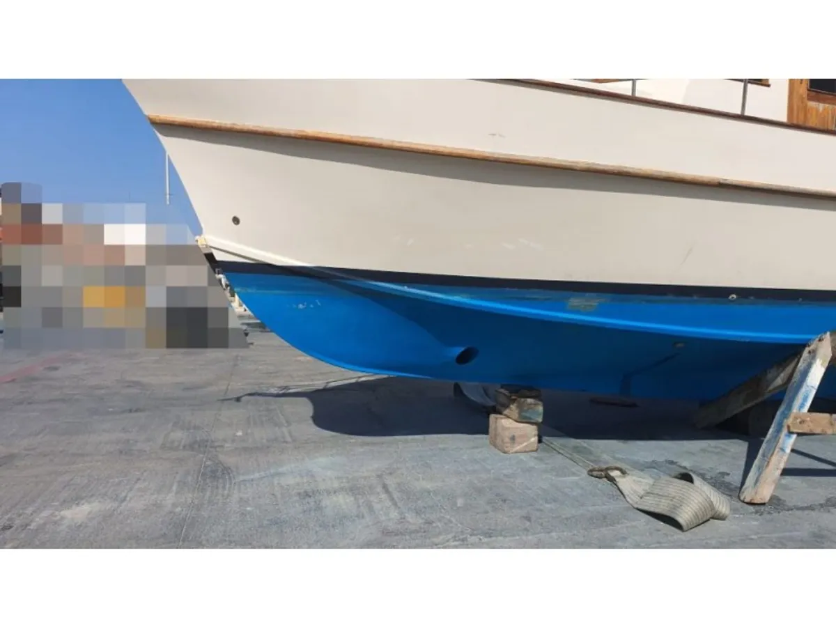 Yacht untuk dijual