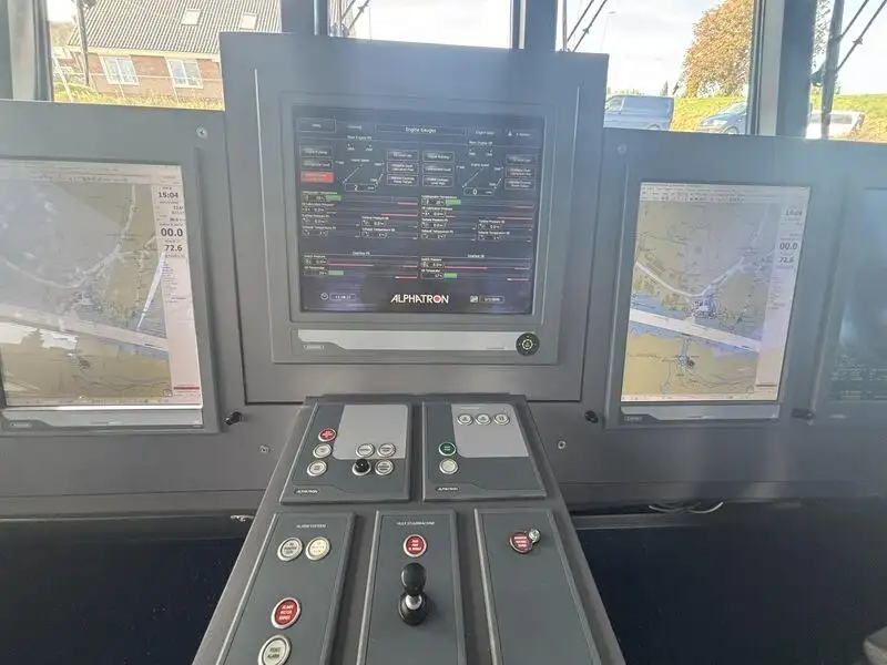 Kapal patroli untuk dijual