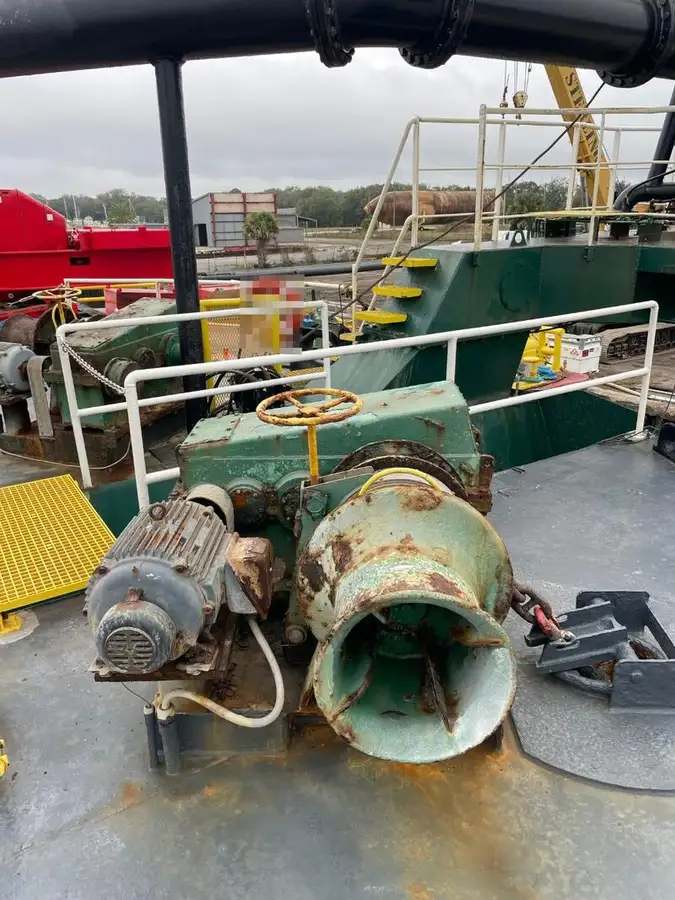 Kapal keruk untuk dijual