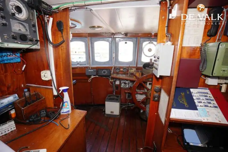 Kapal penelitian untuk dijual