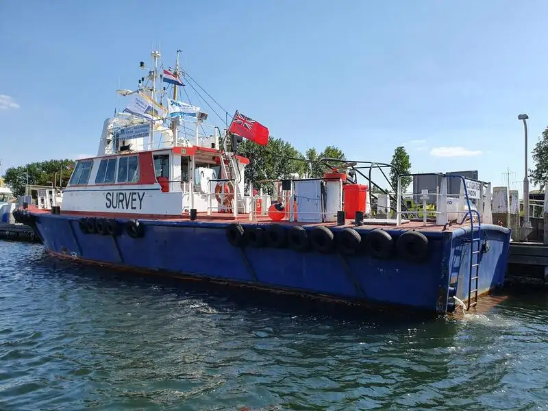 Kapal patroli untuk dijual