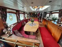 Kapal pesiar untuk dijual
