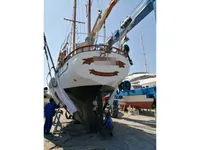 Yacht untuk dijual