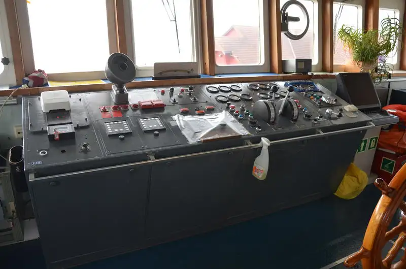 Kapal suplai platform (PSV) untuk dijual