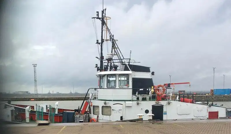 Kapal tunda untuk dijual