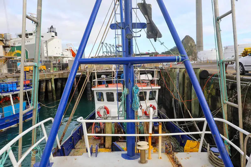 Kapal pengangkut LNG untuk dijual
