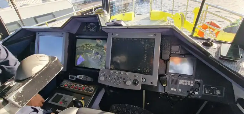 Kapal penyelamat untuk dijual