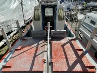 Kapal pengangkut LNG untuk dijual