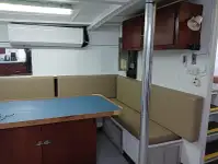 Kapal kontainer untuk dijual