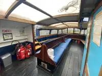 Kapal feri dijual