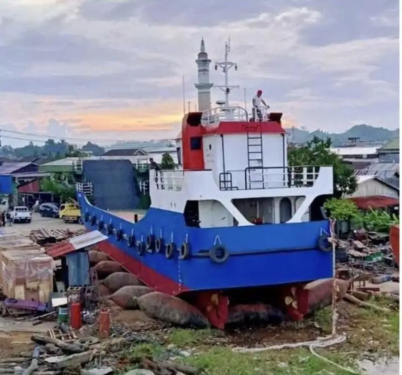 Kapal pendarat, tank untuk dijual