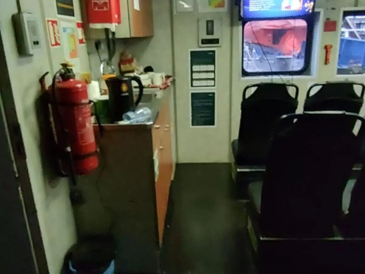 Kapal kru untuk dijual