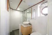 Kapal survei untuk dijual