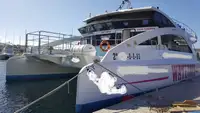 Kapal penumpang dijual