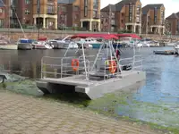Kapal kontainer dijual