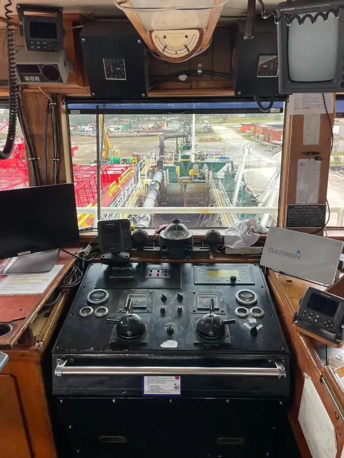 Kapal keruk untuk dijual