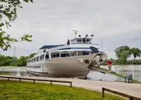 Kapal pesiar untuk dijual