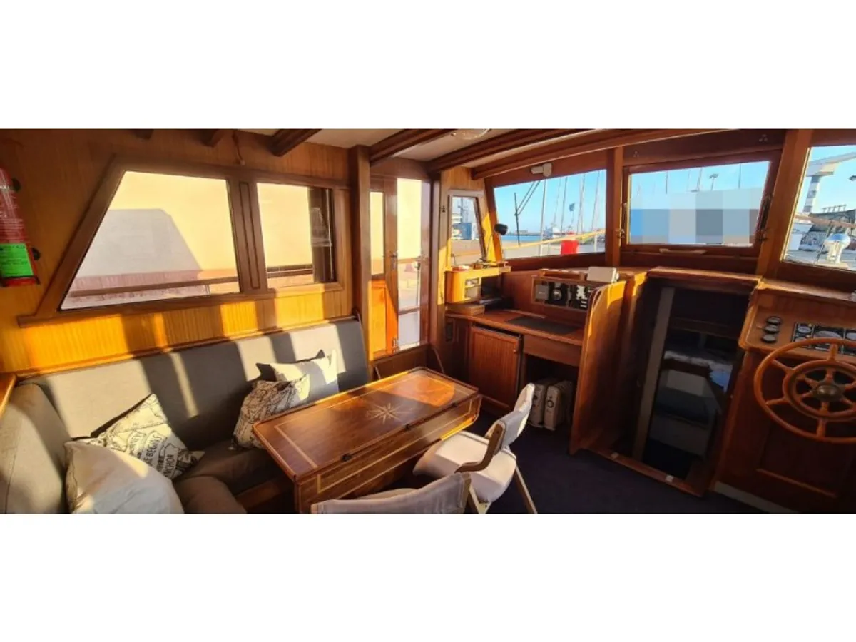 Yacht untuk dijual