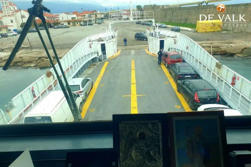 Kapal feri untuk dijual