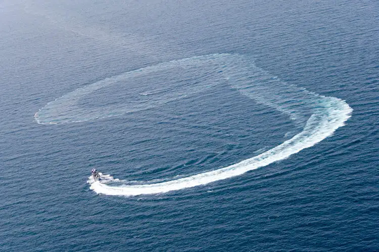 Kapal patroli untuk dijual