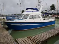 Sekoci penyelamat untuk dijual