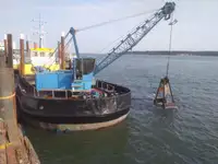 Kapal keruk untuk dijual