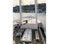 Yacht untuk dijual