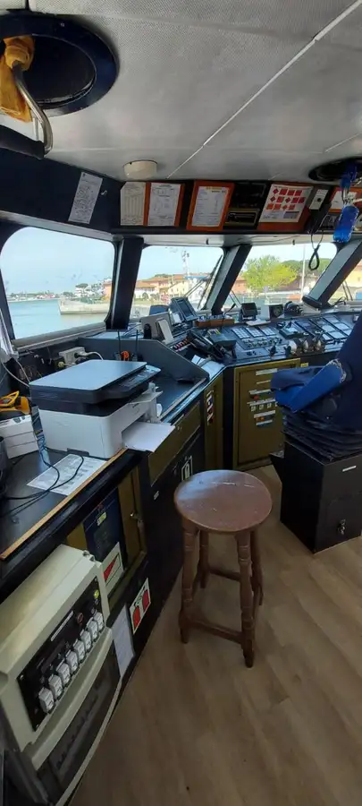 Kapal kru untuk dijual