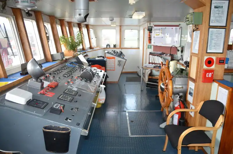 Kapal suplai platform (PSV) untuk dijual