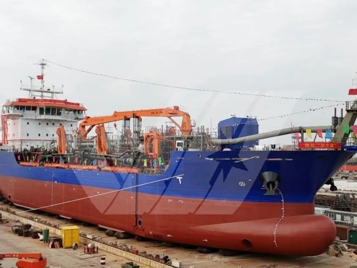Kapal keruk untuk dijual