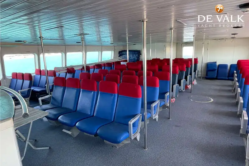 Katamaran untuk dijual
