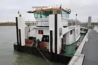 Kapal penarik dijual
