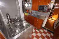 Kapal penelitian untuk dijual