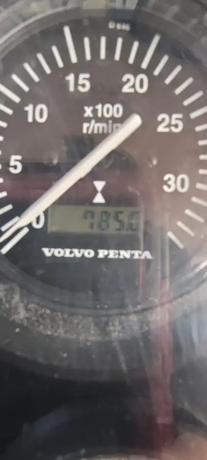 Sekoci penyelamat untuk dijual