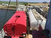 Kapal pendarat, tank untuk dijual