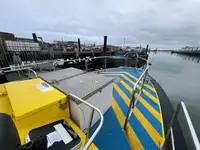 Kapal kru untuk dijual