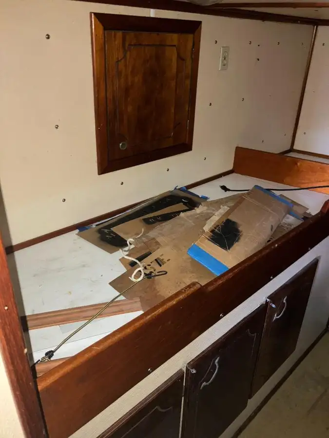 Kapal kru untuk dijual