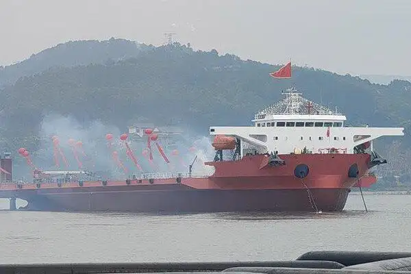 Tongkang untuk dijual