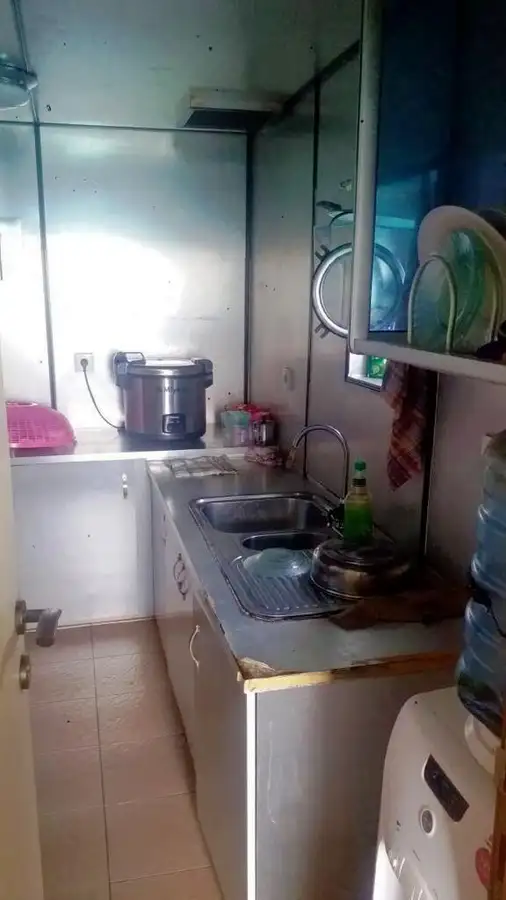 Kapal pendarat, tank untuk dijual
