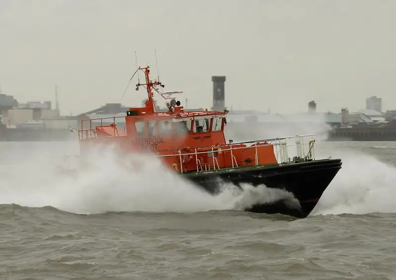 Kapal kru untuk dijual