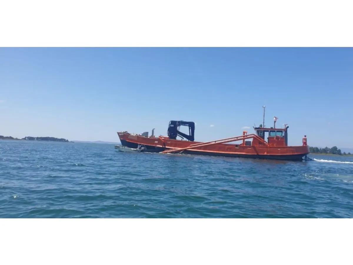 Kapal keruk untuk dijual