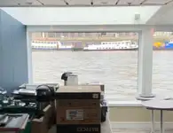 Kapal pesiar-feri untuk dijual