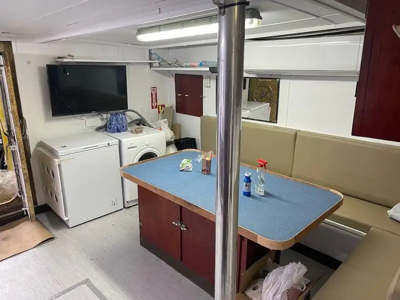 Kapal kontainer untuk dijual