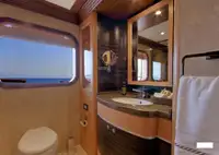 Yacht untuk dijual
