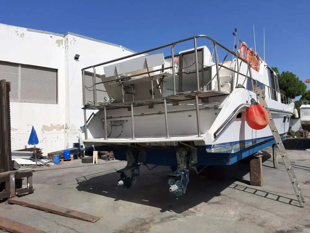 Kapal kru untuk dijual
