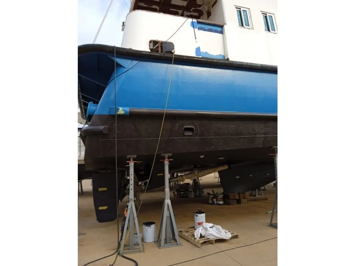 Kapal penumpang untuk dijual