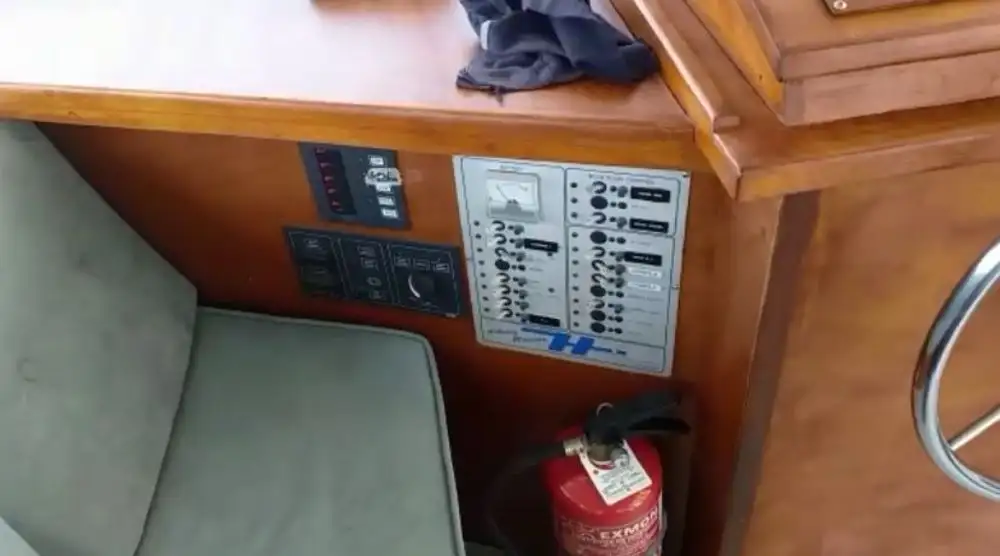 Kapal kru untuk dijual