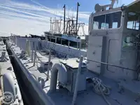 Kapal pendarat, tank untuk dijual